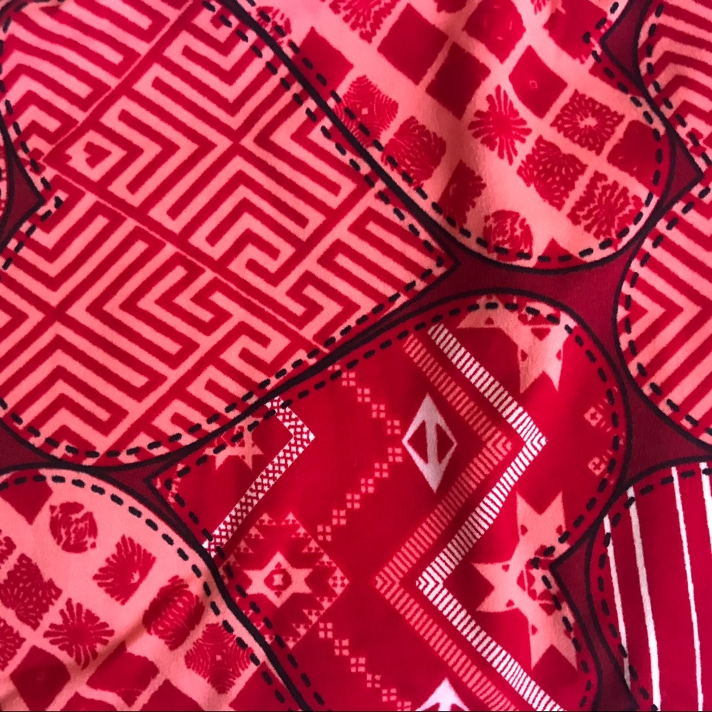 LulaRoe leggings OS brand new. Hearts!